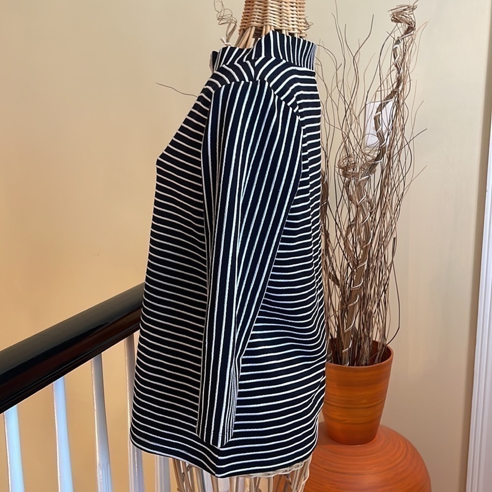 Ann Taylor 😜Final SALE 😜NWT black and white top - Picture 2 of 6